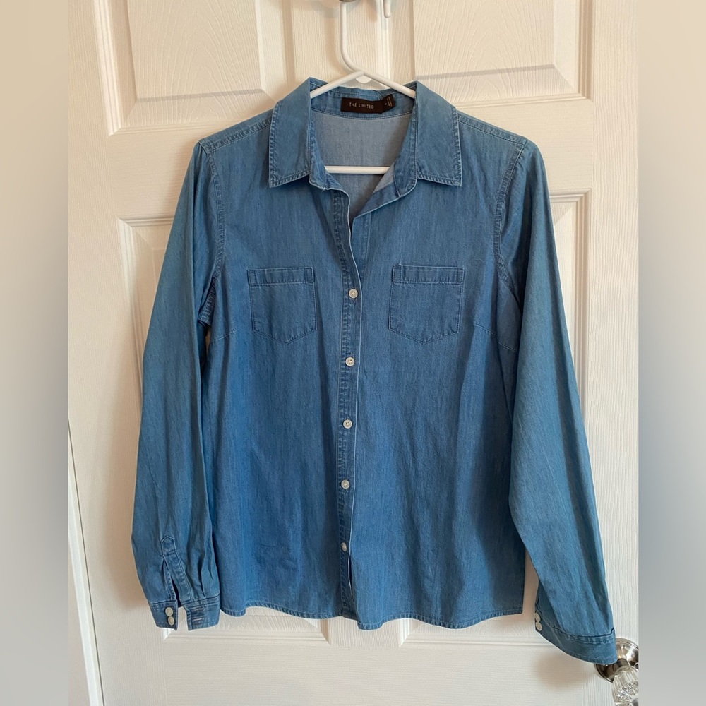The Limited chambray denim shirt. Ladies medium.